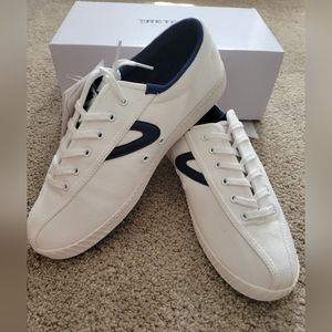 New Womens Tretorn Nylite tennis shoes